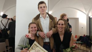 Laura Fürst und Johanna Welin und Bastian Kolb bei der Sportlerehrung