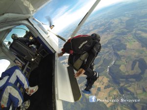 Emil Straub macht die Fallschirmspringer-Lizenz