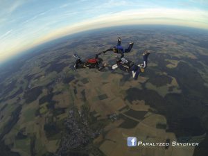 Emil Straub macht die Fallschirmspringer-Lizenz