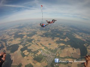 Emil Straub macht die Fallschirmspringer-Lizenz