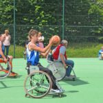 Rollstuhlbasketball am Tennisplatz vom UKM