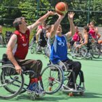 Rollstuhlbasketball am Tennisplatz vom UKM